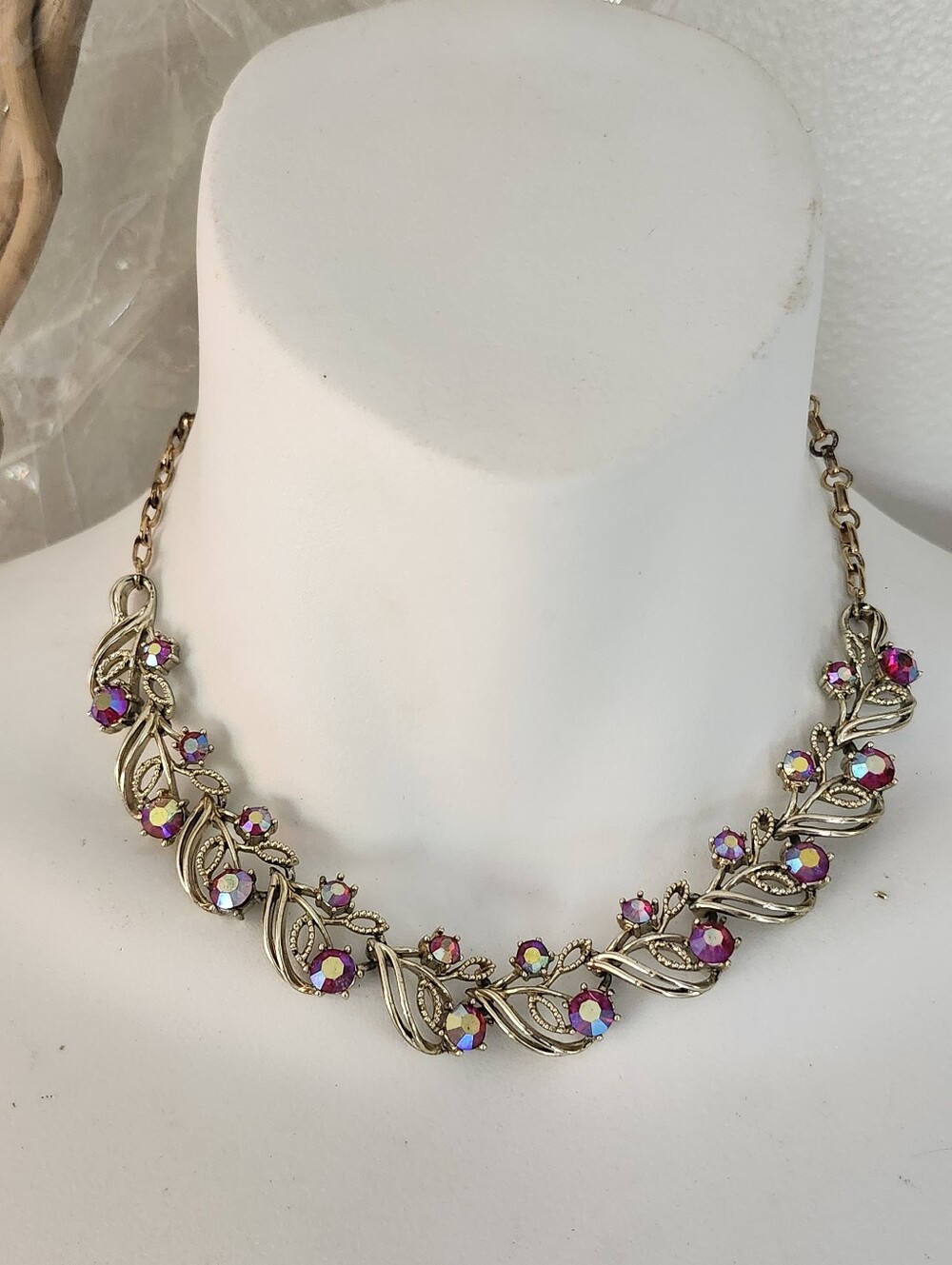 Vtg Coro Aurora Borealis Rhinestone Gold Tone Leaf Motif Link Choker Necklace